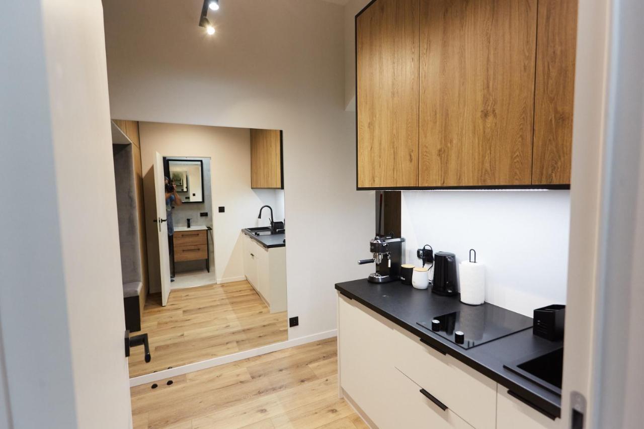 Apartament "Powoli" Z Darmowym Parkingiem คาร์ปัตซ์ ภายนอก รูปภาพ