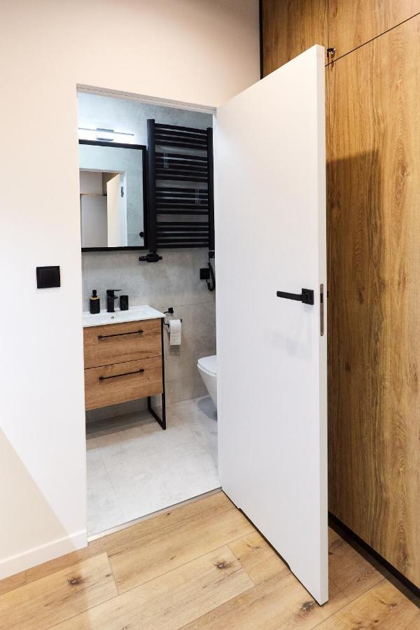 Apartament "Powoli" Z Darmowym Parkingiem คาร์ปัตซ์ ภายนอก รูปภาพ