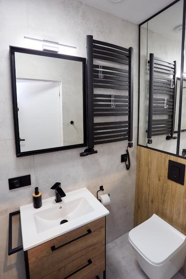 Apartament "Powoli" Z Darmowym Parkingiem คาร์ปัตซ์ ภายนอก รูปภาพ